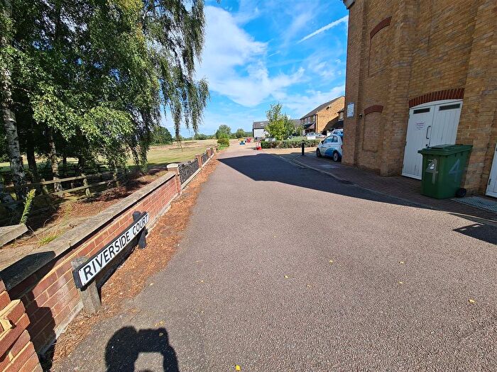 2 Bedroom Flat To Rent In Riverside Court, Biggleswade, SG18