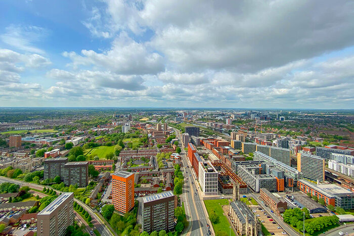 3 Bedroom Apartment To Rent In Elizabeth Tower, Manchester City Centre, M15