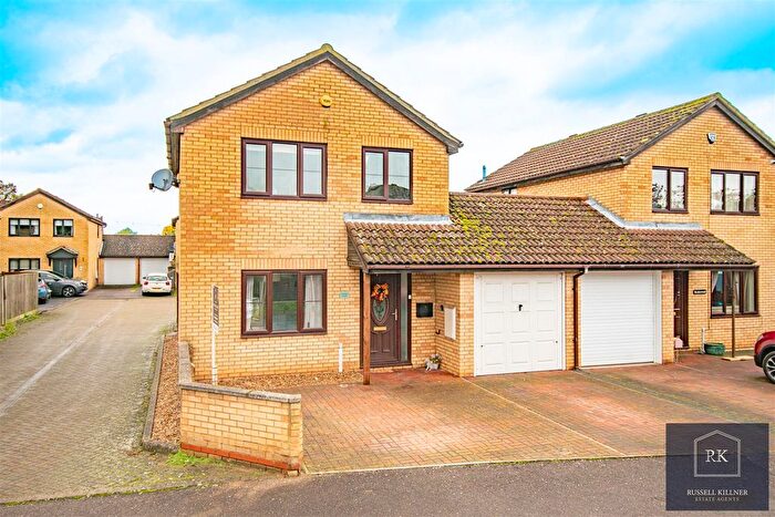 3 Bedroom Detached House For Sale In Rookery Road, Wyboston, Bedford, MK44