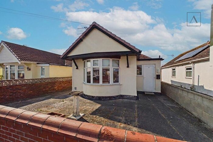 2 Bedroom Detached Bungalow For Sale In Knowles Avenue, Rhyl, LL18