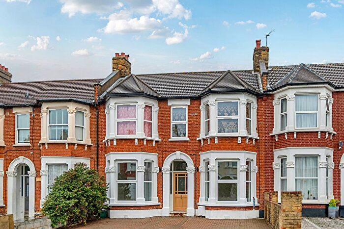 2 Bedroom Flat For Sale In Broadfield Road, London, SE6