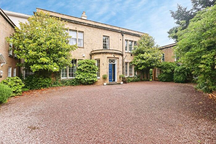 2 Bedroom Flat For Sale In Tollhouse Drive, Worcester, Worcestershire, WR2
