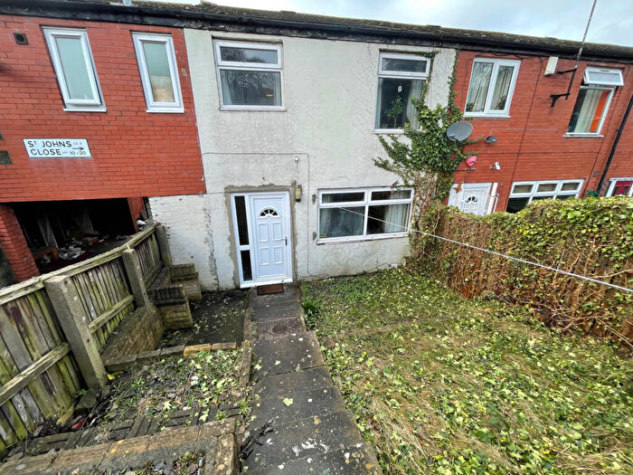 3 Bedroom End Of Terrace House To Rent In St. Johns Close, Leeds, West Yorkshire, LS6