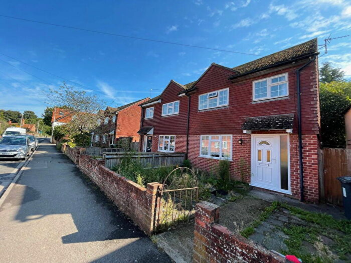 3 Bedroom Semi-Detached House To Rent In Shaw Road, Newbury, RG14