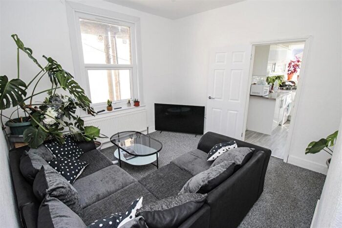 4 Bedroom Flat For Sale In Moseley Street, Southchurch Village, SS2