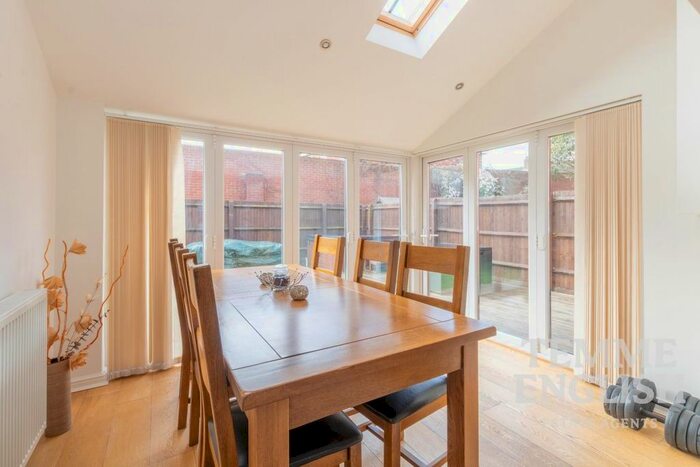 2 Bedroom Property To Rent In Gunner Mews, Colchester, CO1