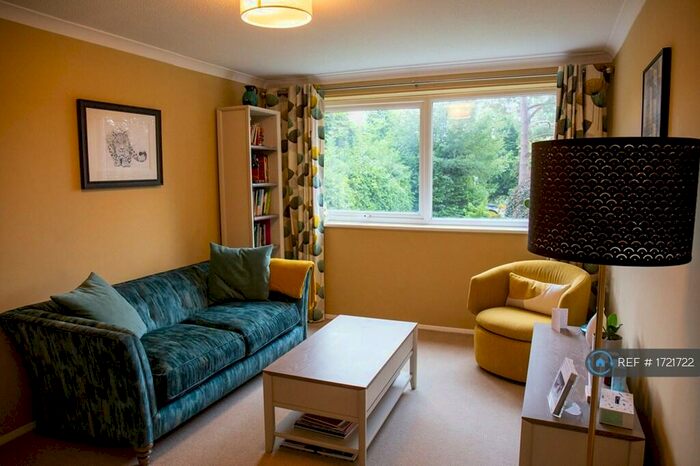 1 Bedroom Flat To Rent In Rossiter Lodge, Guildford, GU1