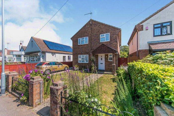 3 Bedroom House To Rent In Golf Green Road, Jaywick Village, CO15