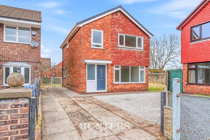 3 Bedroom Detached House For Sale In Arnold Drive, Middleton, M24