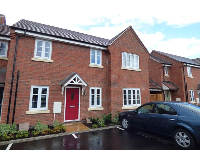 2 Bedroom Apartment For Sale In Dove Place, Hatton, DE65