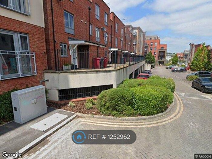 4 Bedroom Terraced House To Rent In Battle Square Road, Reading, RG30