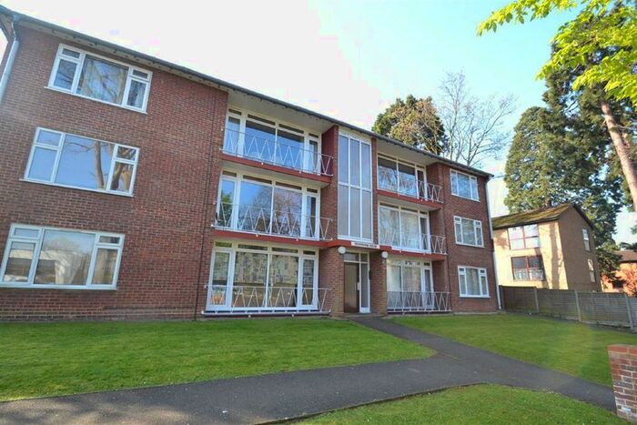 2 Bedroom Flat To Rent In Devonshire Avenue, Sutton SM2