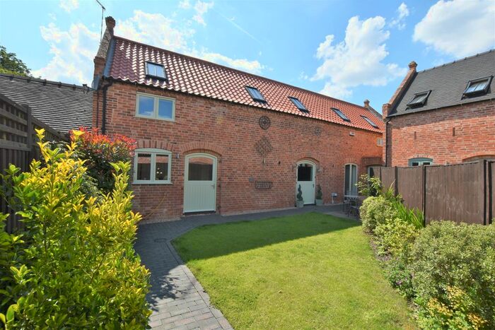 3 Bedroom Barn Conversion For Sale In Village Farm Close, Stanford On Soar, LE12