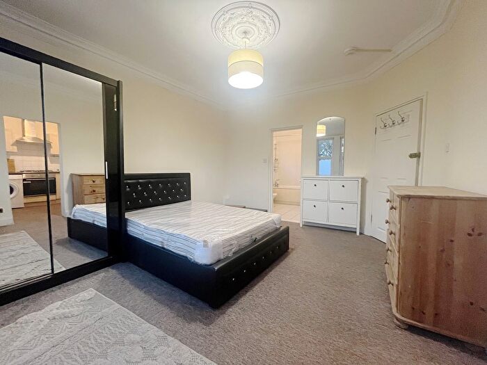 Studio To Rent In Third Avenue, London, W3