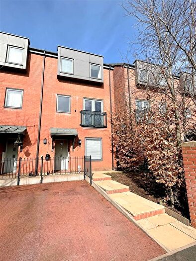 4 Bedroom Semi-Detached House For Sale In Juliet Grove, Wolverhampton, WV10