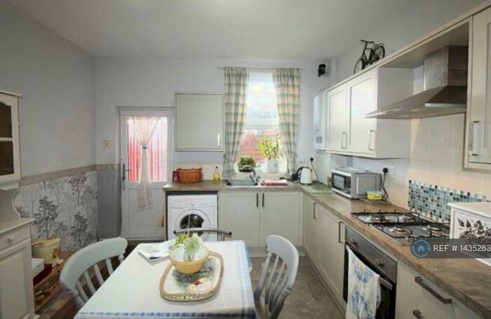 2 Bedroom Terraced House To Rent In New Street, Rotherham, S62