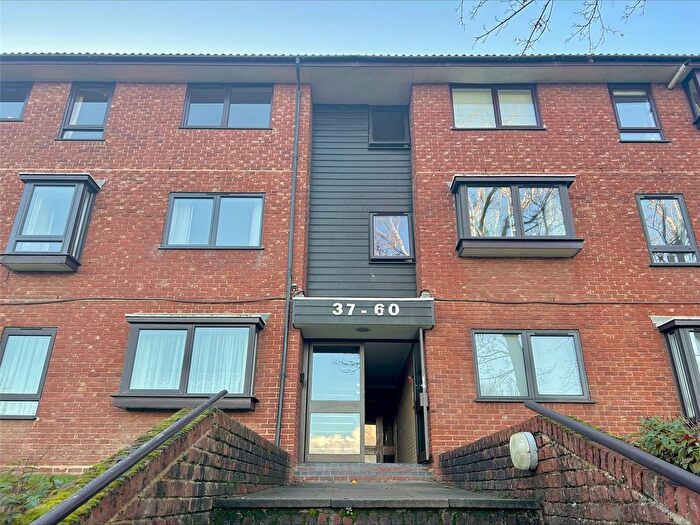 2 Bedroom Flat To Rent In Whitehaven Close, Bromley, BR2