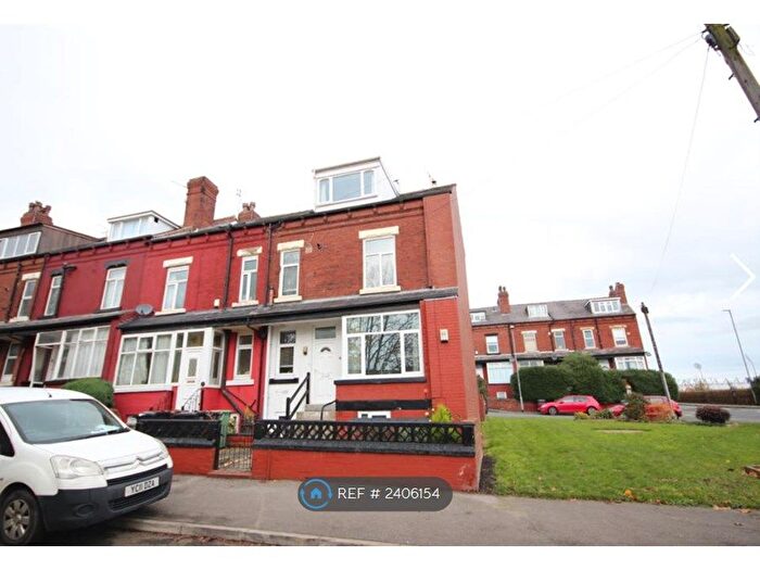 4 Bedroom End Of Terrace House To Rent In Talbot View, Leeds, LS4