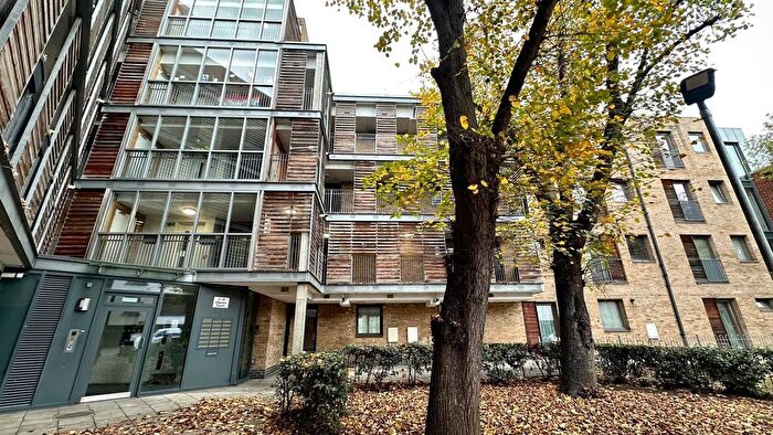 2 Bedroom Flat For Sale In Oberon Court, London, E6