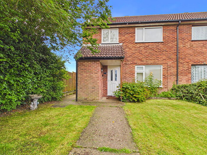 3 Bedroom Semi-Detached House For Sale In Danforth Close, Framlingham, IP13