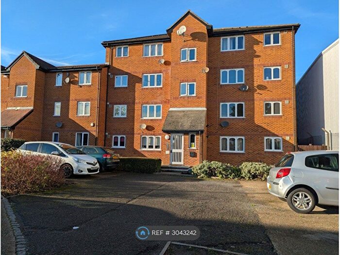 1 Bedroom Flat To Rent In Sybil Phoenix Close, London, SE8