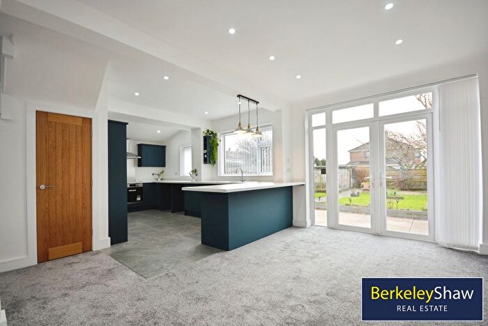 4 Bedroom Semi Detached House For Sale In Wellfield Avenue, Kirkby, L32