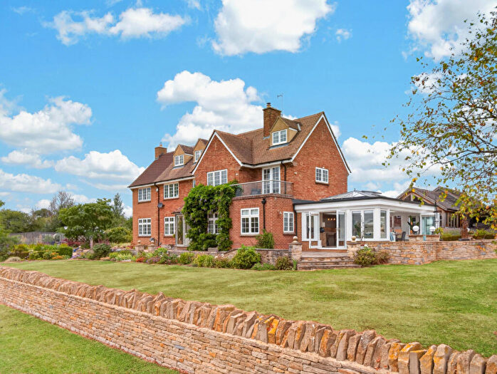4 Bedroom Country House For Sale In Field House South Leigh, Witney, Oxfordshire, OX29