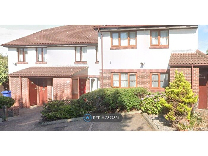 1 Bedroom Maisonette To Rent In Vexil Close, Purfleet, RM19
