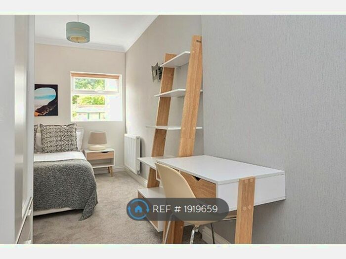 7 Bedroom Terraced House To Rent In Room - Ophir Road, Portsmouth, PO2