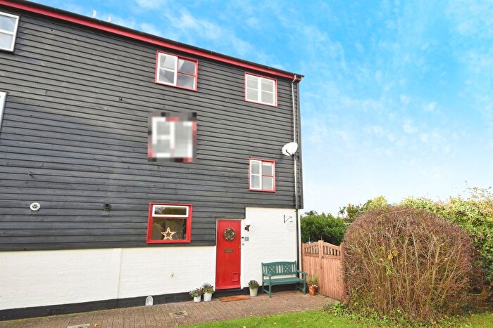 3 Bedroom Property For Sale In Barn View Road, Coggeshall, Colchester, CO6