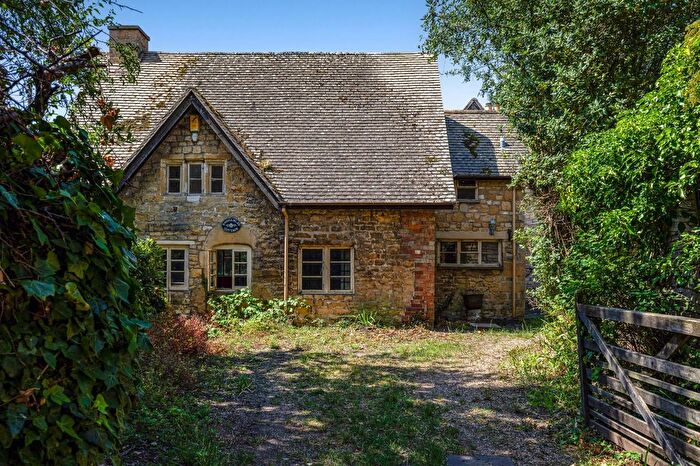 4 Bedroom Bungalow For Sale In Main Street, Willersey, Broadway, Gloucestershire, WR12