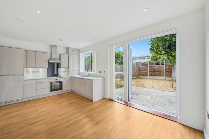 4 Bedroom Terraced House To Rent In Reynard Way, Brentford, TW8