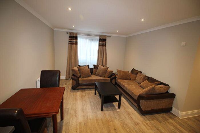2 Bedroom Flat To Rent In Whitby Road, Slough, SL1