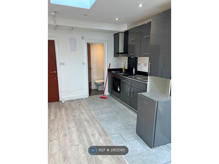 Studio To Rent In Brookhill Road, London, SE18