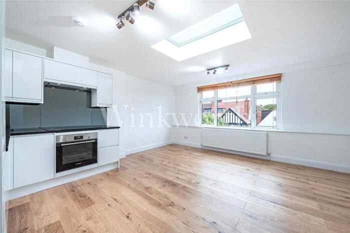 2 Bedroom Apartment To Rent In Ravenscroft Avenue, London, NW11