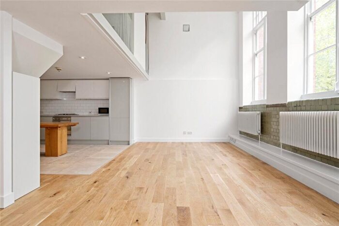 2 Bedroom Apartment To Rent In Kingsway Place, Sans Walk, Clerkenwell, EC1R