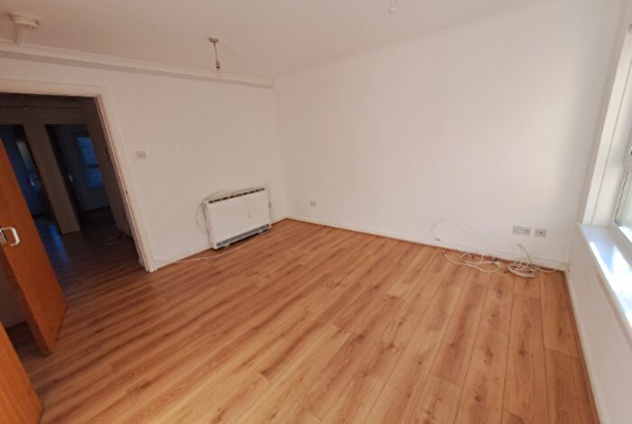 2 Bedroom Flat To Rent In /, Burgh Hall Street, G11
