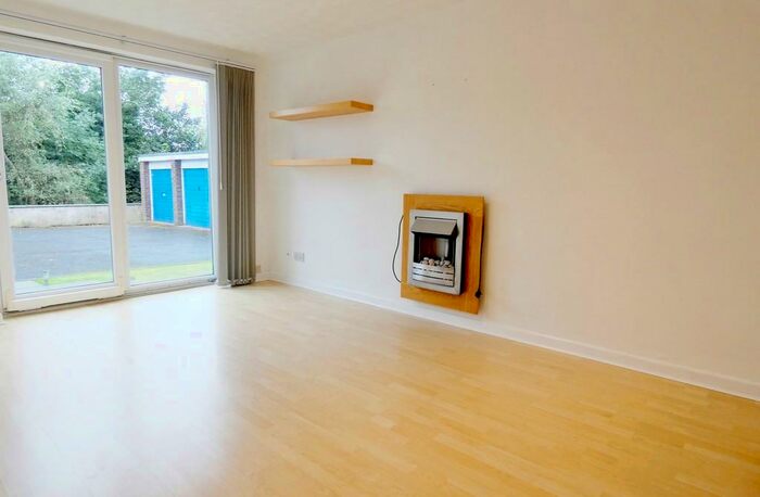 1 Bedroom Ground Flat To Rent In Powis Road, Ashton-on-ribble, Preston, PR2