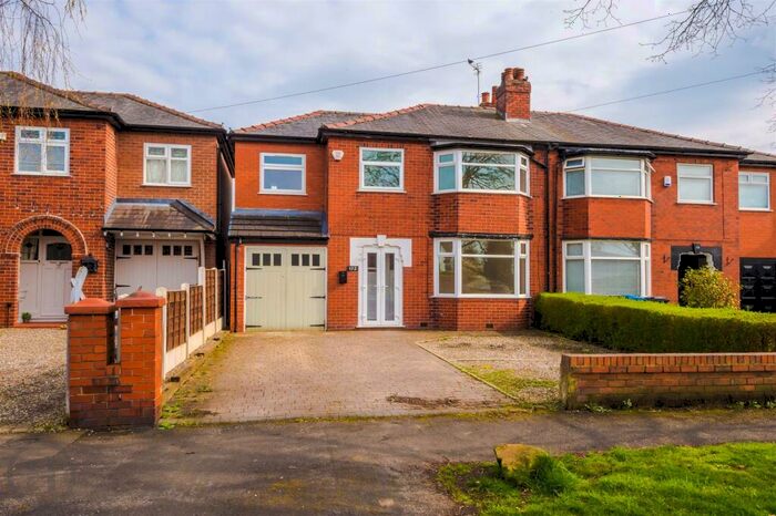 4 Bedroom Semi-Detached House To Rent In Henfold Road, Astley, Manchester, M29