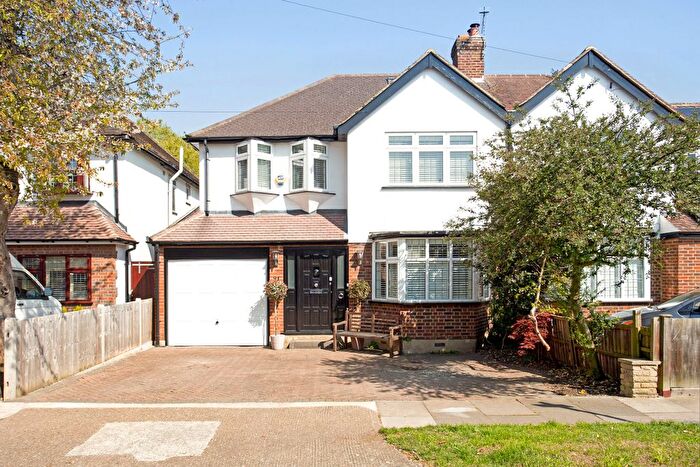 5 Bedroom Semi-Detached House For Sale In Arundel Road, Kingston Upon Thames, KT1