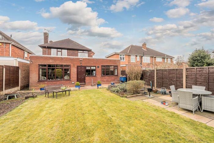 4 Bedroom Detached House For Sale In Maidensbridge Road, Wall Heath, DY6