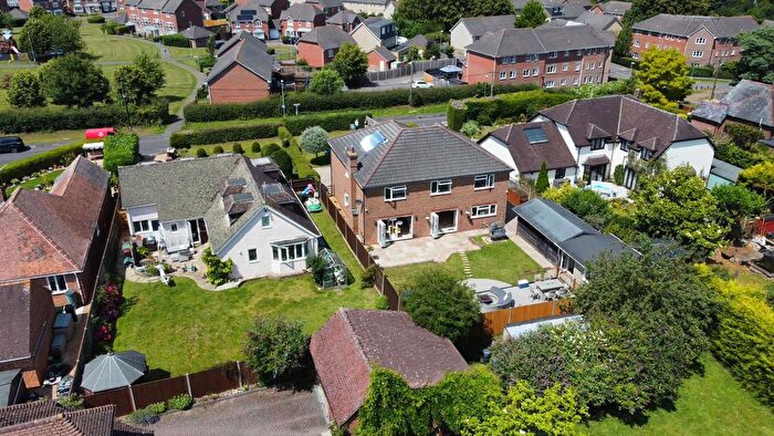 5 Bedroom Detached House For Sale In Old Kempshott Lane, Basingstoke, RG22