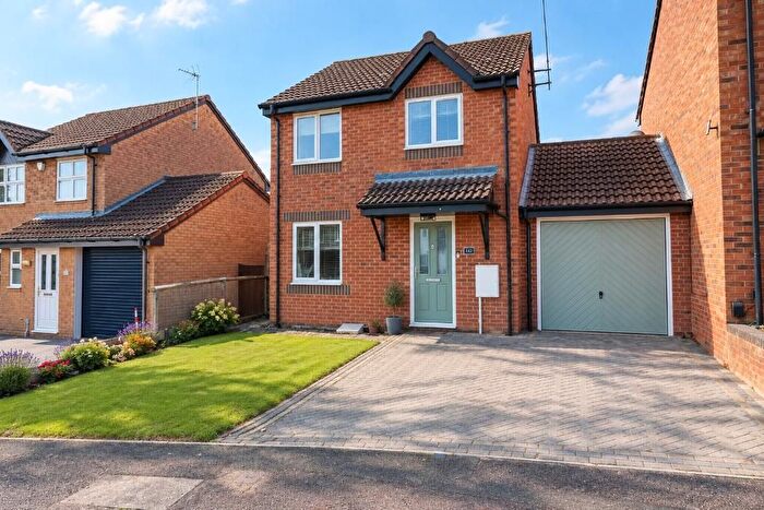 3 Bedroom Detached House For Sale In Dalton Close, Luton, Bedfordshire, LU3
