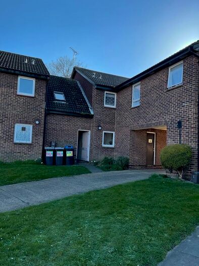 Studio To Rent In Wyatt Road, Dartford, Kent, DA1