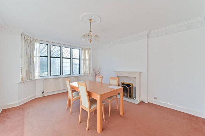 4 Bedroom Detached House To Rent In Southend Road, Beckenham, BR3