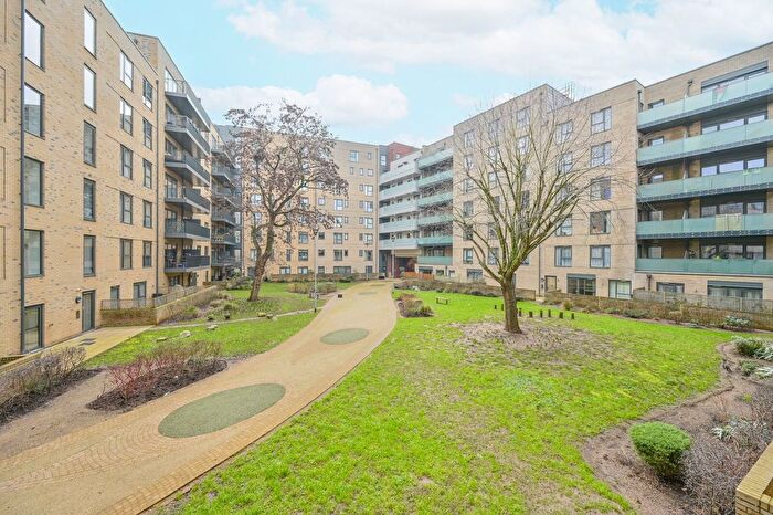 1 Bedroom Flat To Rent In Tewkesbury Road, Ealing, London, W13