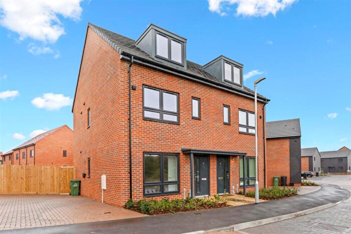 3 Bedroom Semi Detached House To Rent In Month Rent Free -Union View, Dartford, DA2