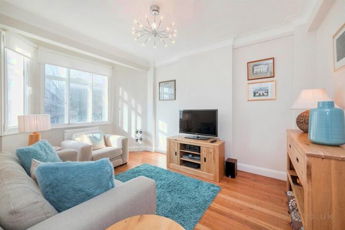2 Bedroom Flat To Rent In Cleveland Street, Fitzrovia, W1T