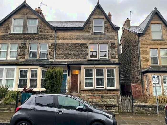 2 Bedroom Property To Rent In Dragon Avenue, Harrogate, North Yorkshire, HG1