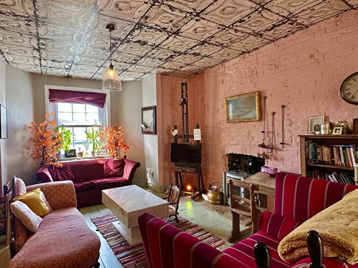 4 Bedroom End Of Terrace House For Sale In East Ascent, St. Leonards-On-Sea, TN38
